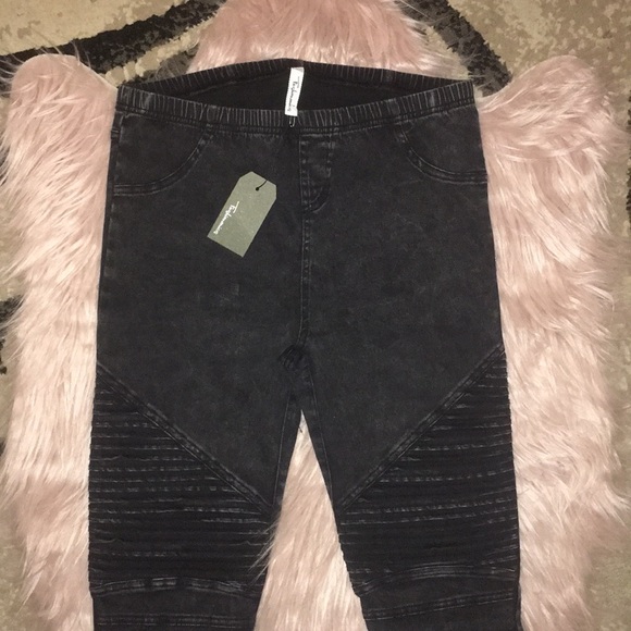 Moto Bike Skinny’s - Picture 5 of 7